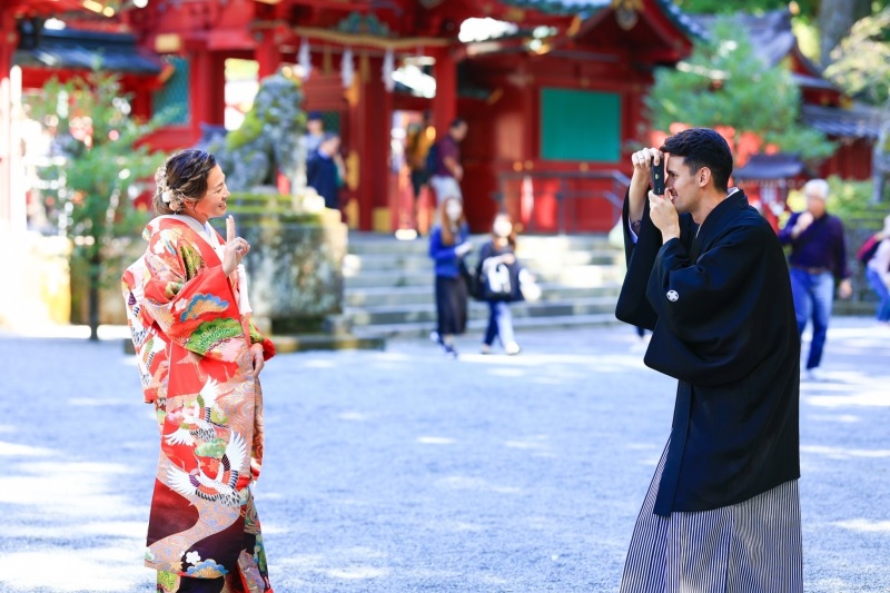 箱根神社で新郎カメラマン