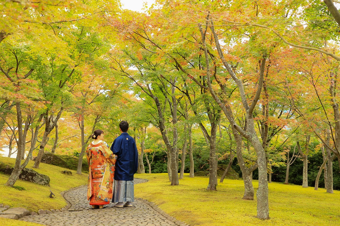 箱根美術館で紅葉和装フォト