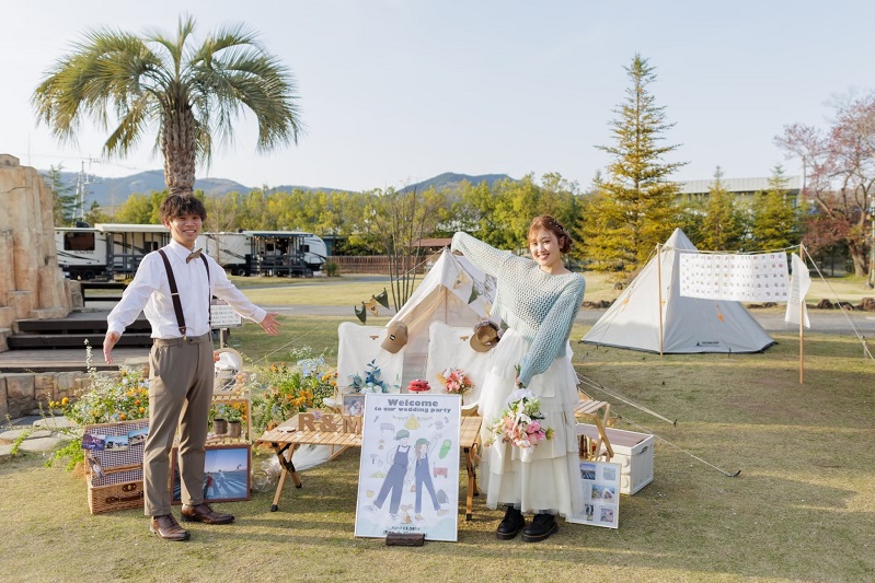 キャンプ場で結婚式