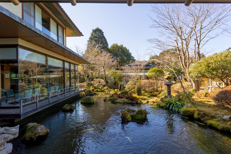 箱根の庭園が美しい旅館「佳松」